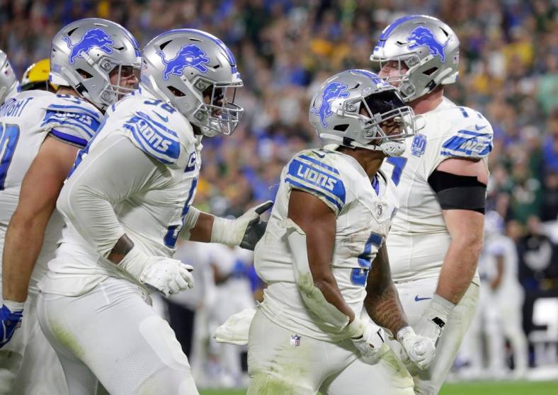 Detroit Lions 34-20 Green Bay Packers: David Montgomery scores