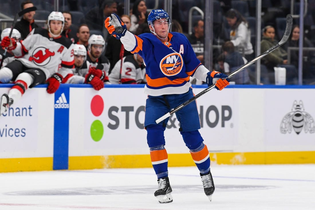NHL: New Jersey Devils at New York Islanders, Fieldlevel