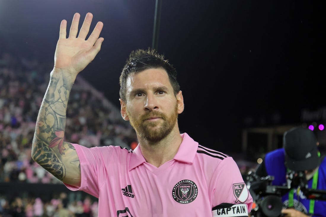 Oct 7, 2023; Fort Lauderdale, Florida, USA; Inter Miami CF forward Lionel Messi (10) acknowledges fans after the game against FC Cincinnati at DRV PNK Stadium. Mandatory Credit: Sam Navarro-USA TODAY Sports