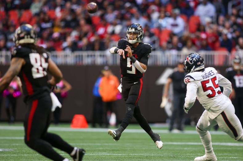 Desmond Ridder throws his first NFL touchdown pass for Atlanta Falcons