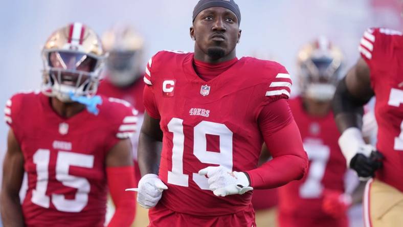 Oct 8, 2023; Santa Clara, California, USA; San Francisco 49ers wide receiver Deebo Samuel (19) jogs on the field before the game against the Dallas Cowboys at Levi's Stadium. Mandatory Credit: Darren Yamashita-USA TODAY Sports