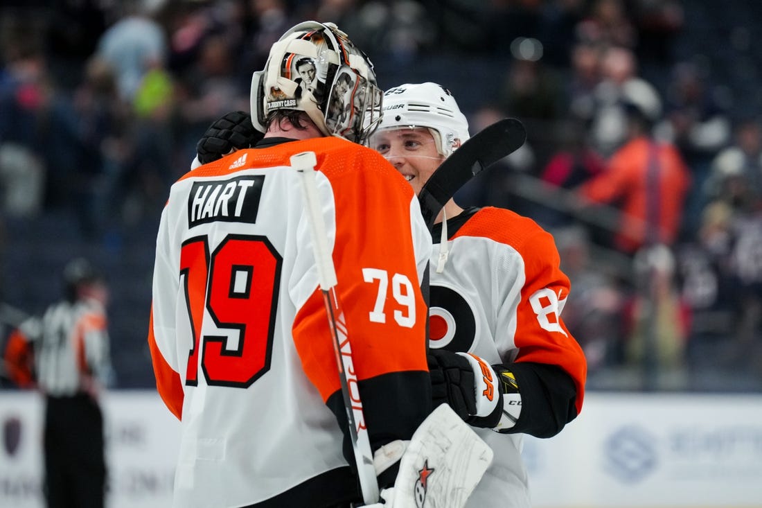 Flyers' Hayes and Couturier healthy ahead of 2022-2023