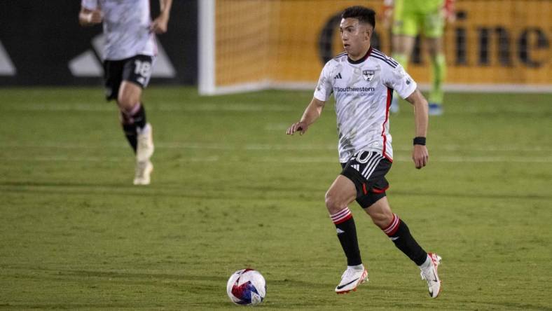 Oct 14, 2023; Frisco, TX, USA; FC Dallas forward Alan Velasco (20) in action during the game between FC Dallas and the Colorado Rapids at Toyota Stadium. Mandatory Credit: Jerome Miron-USA TODAY Sports