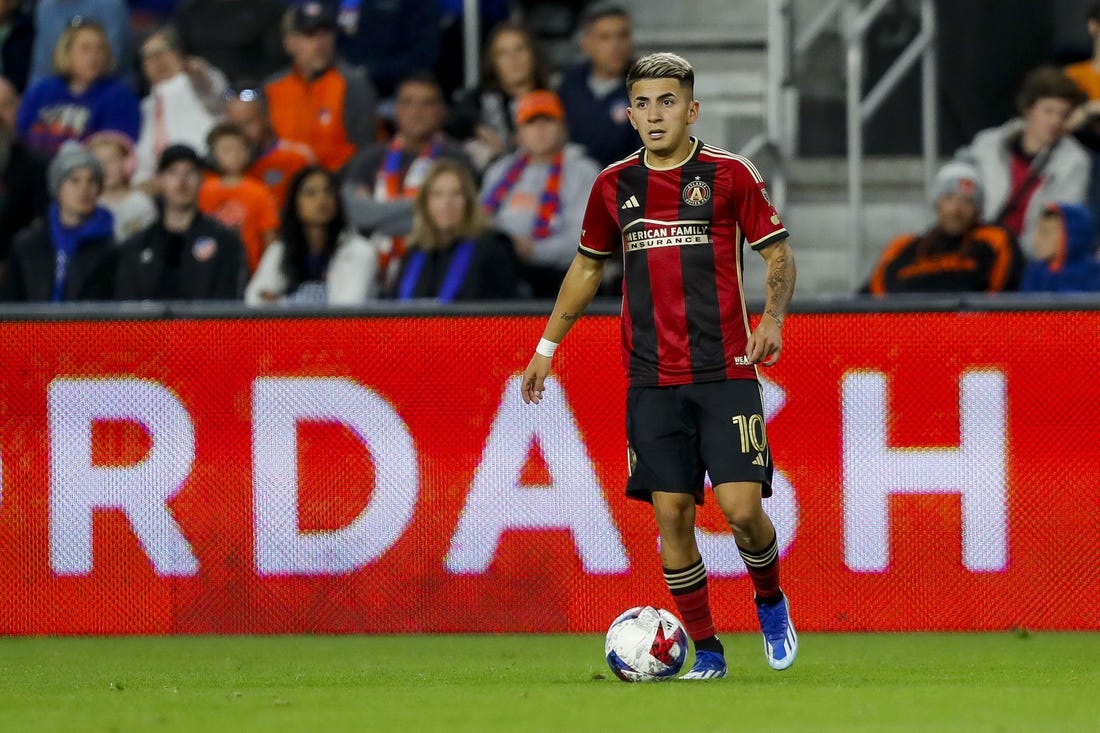 Oct 21, 2023; Cincinnati, Ohio, USA; Atlanta United FC midfielder Thiago Almada (10) dribbles against FC Cincinnati in the second half at TQL Stadium. Mandatory Credit: Katie Stratman-USA TODAY Sports