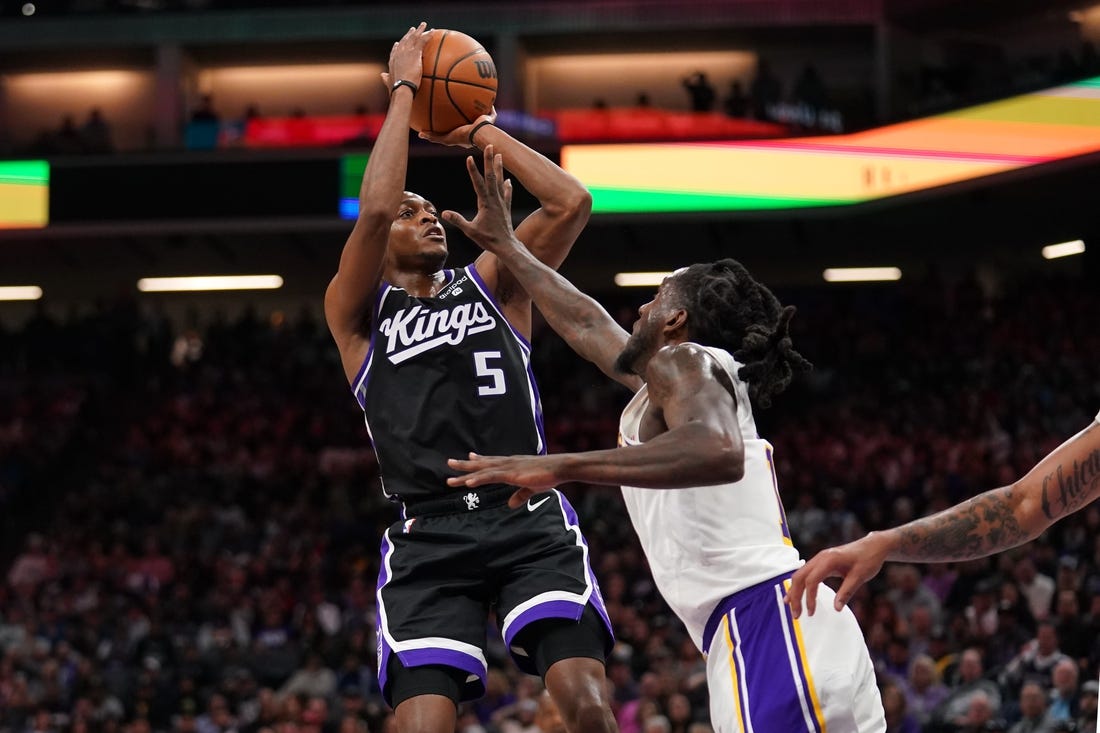 Oct 29, 2023; Sacramento, California, USA; Sacramento Kings guard De
