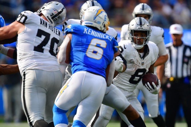 Las Vegas Raiders vs. Los Angeles Chargers highlights