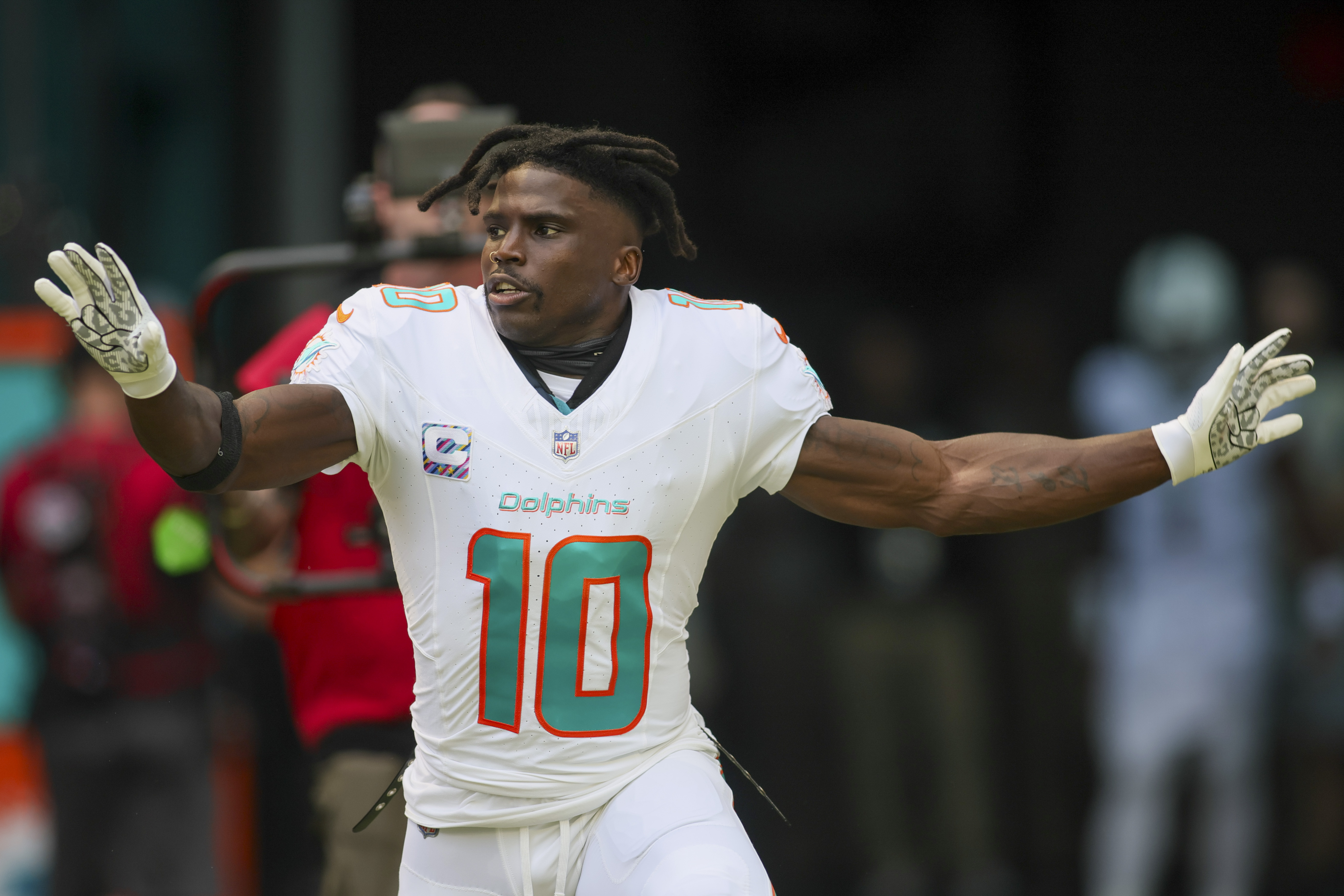 First look: WR Tyreek Hill in Miami Dolphins uniform in 'Madden