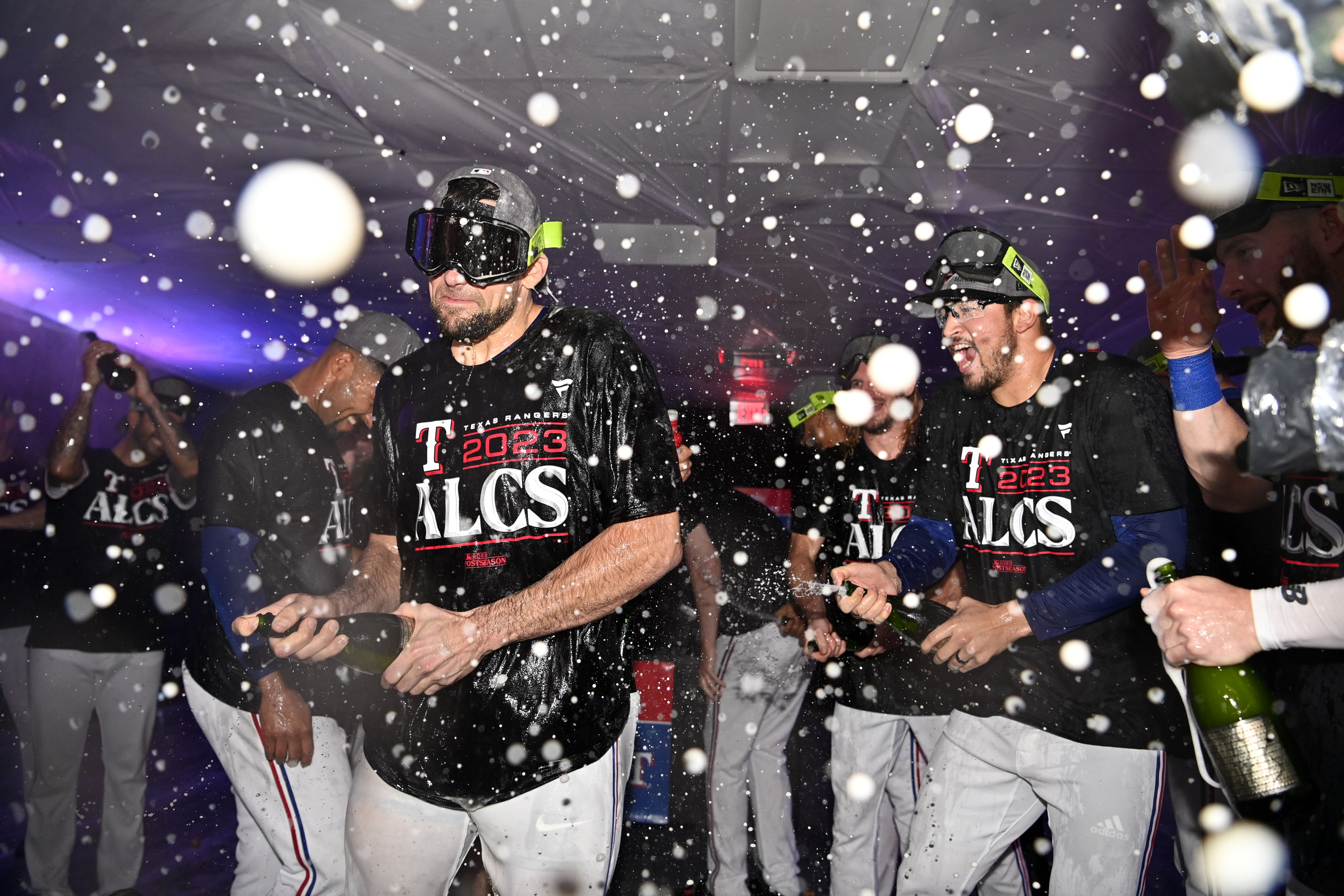 Rangers roll on: Texas heads to ALCS