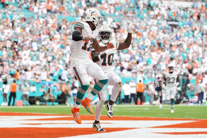 nfl picks against the spread week 9: miami dolphins over kansas city chiefs