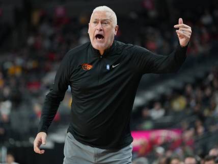Mar 8, 2023; Las Vegas, NV, USA; Oregon State Beavers head coach Wayne Tinkle reacts against the Arizona State Sun Devils during the first half at T-Mobile Arena. Mandatory Credit: Stephen R. Sylvanie-USA TODAY Sports