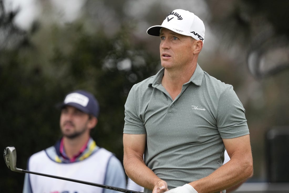 Jun 16, 2023; Los Angeles, California, USA; Alex Noren watches his ball on the 11th tee during the second round of the U.S. Open golf tournament. Mandatory Credit: Michael Madrid-USA TODAY Sports