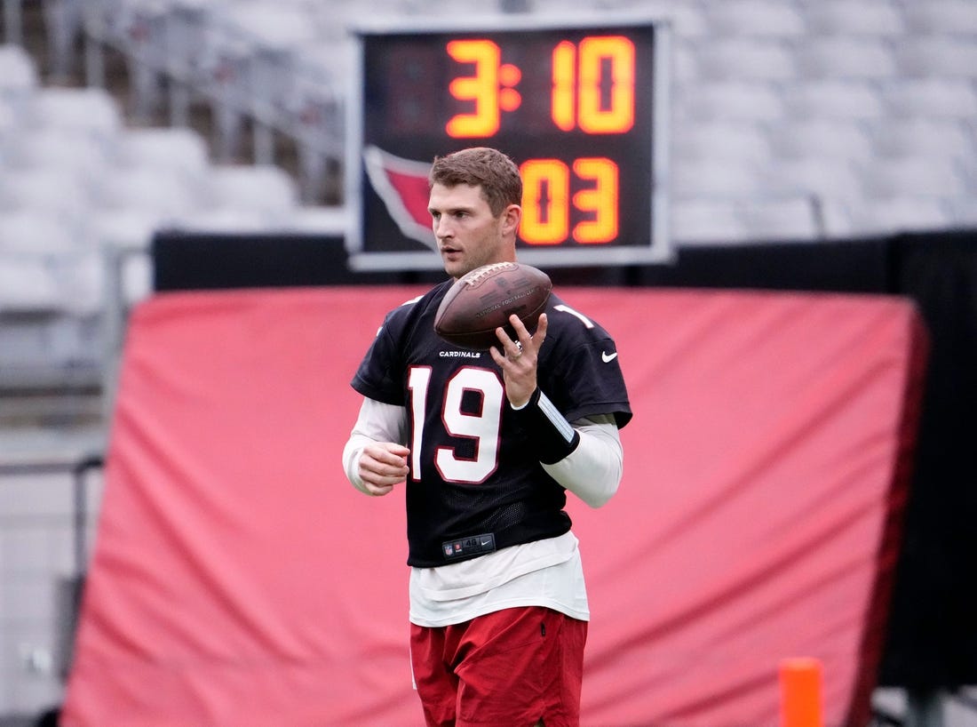 Jul 27, 2023; Phoenix, AZ, USA; Arizona Cardinals quarterback Jeff Driskel (19) during training camp at State Farm Stadium. Mandatory Credit: Rob Schumacher-Arizona Republic