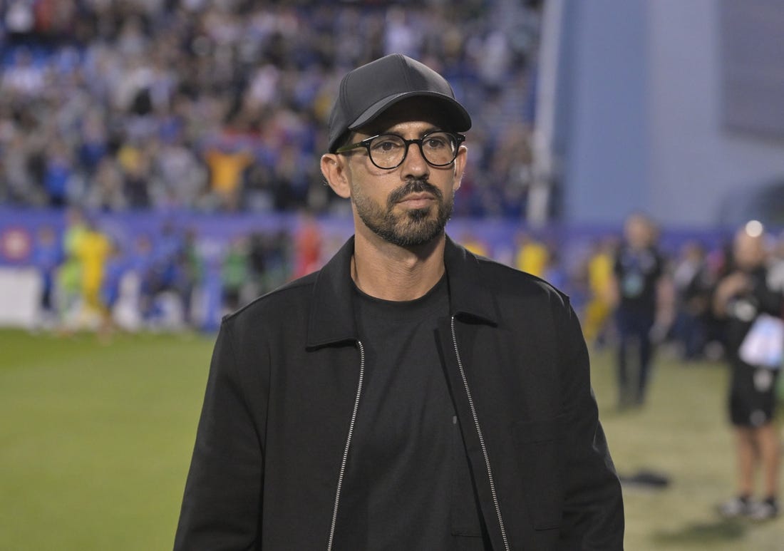 Sep 2, 2023; Montreal, Quebec, CAN;    CF Montreal head coach Hernan Losada before the match against the Columbus Crew at Stade Saputo. Mandatory Credit: Eric Bolte-USA TODAY Sports