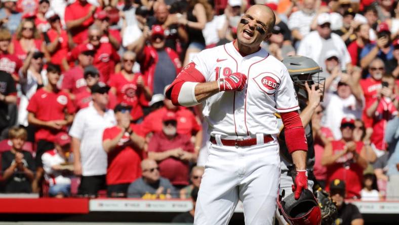 Sep 24, 2023; Cincinnati, Ohio, USA; Cincinnati Reds first baseman Joey Votto (19) acknowledges the crowd before his first at bat in the second inning against the Pittsburgh Pirates at Great American Ball Park. Mandatory Credit: David Kohl-USA TODAY Sports