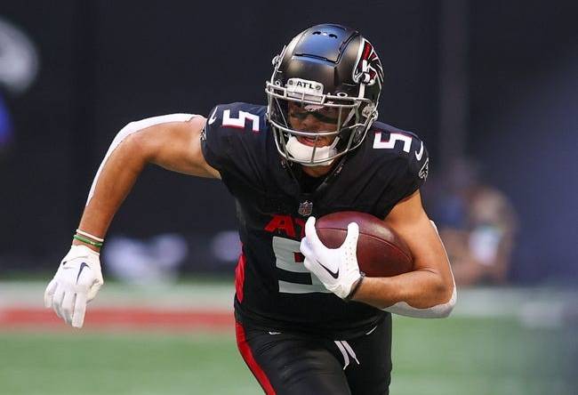 Oct 8, 2023; Atlanta, Georgia, USA; Atlanta Falcons wide receiver Drake London (5) runs after a catch against the Houston Texans in the second half at Mercedes-Benz Stadium. Mandatory Credit: Brett Davis-USA TODAY Sports