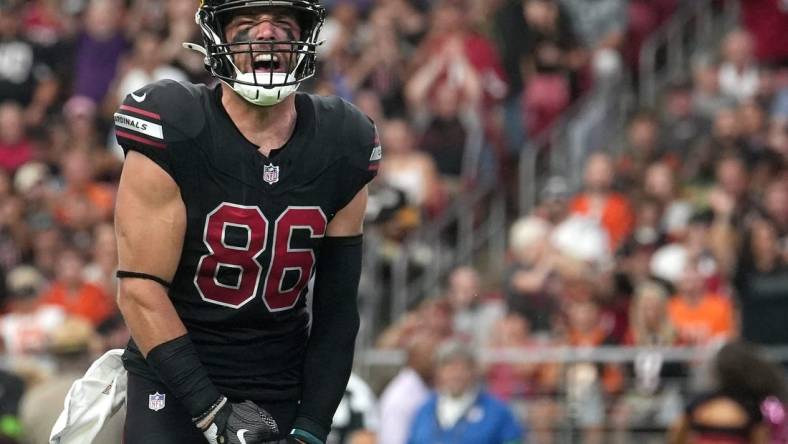 Oct 8, 2023; Glendale, Arizona, United States; Arizona Cardinals tight end Zach Ertz (86) celebrates his touchdown reception against the Cincinnati Bengals at State Farm Stadium.