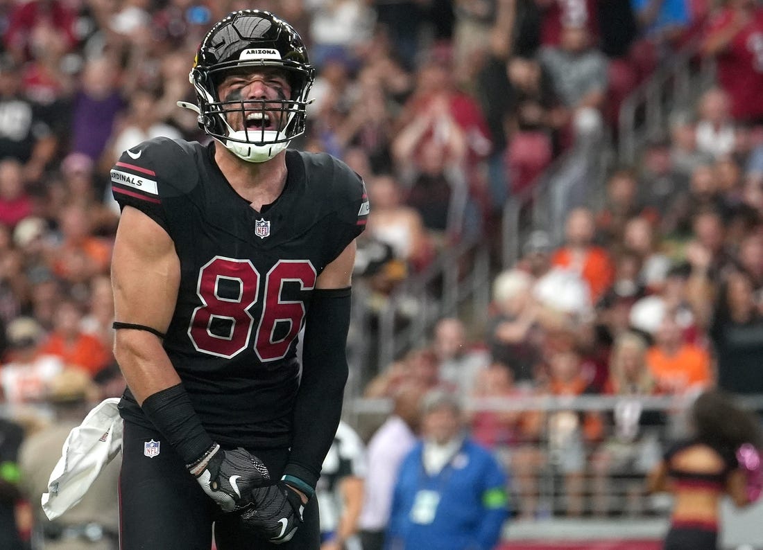 Oct 8, 2023; Glendale, Arizona, United States; Arizona Cardinals tight end Zach Ertz (86) celebrates his touchdown reception against the Cincinnati Bengals at State Farm Stadium.