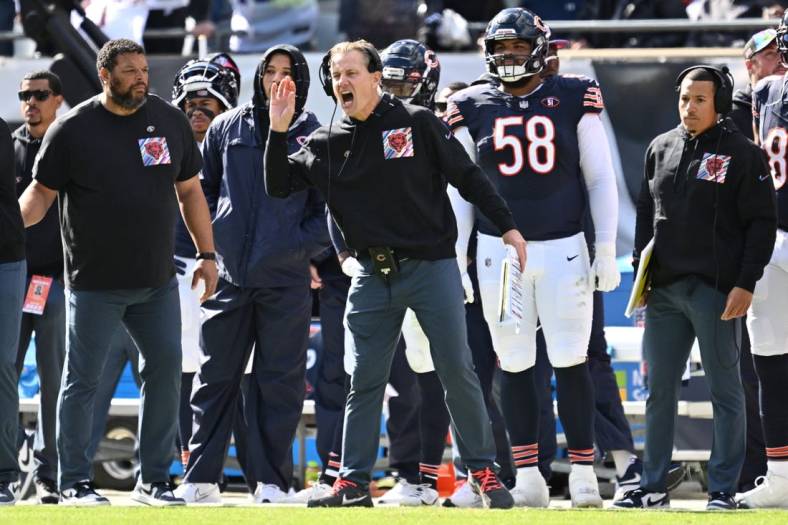 Oct 15, 2023; Chicago, Illinois, USA;  Chicago Bears head coach Matt Eberflus shouts instructions to his team during the first half against the Minnesota Vikings at Soldier Field. Mandatory Credit: Jamie Sabau-USA TODAY Sports