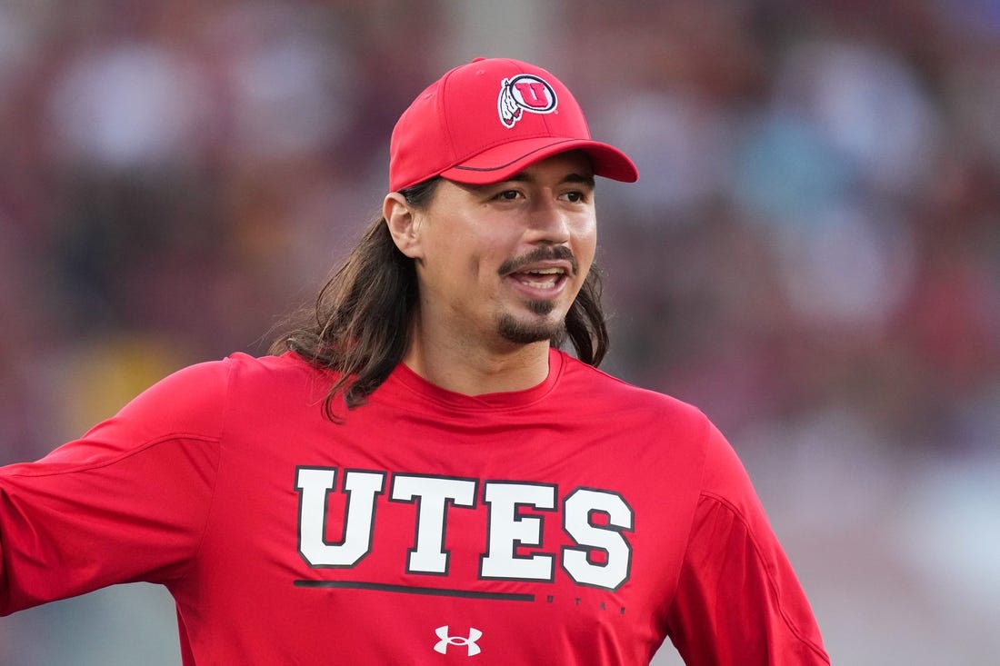 Oct 21, 2023; Los Angeles, California, USA; Utah Utes quarterback Cam Rising reacts against the Southern California Trojans at United Airlines Field at Los Angeles Memorial Coliseum. Mandatory Credit: Kirby Lee-USA TODAY Sports