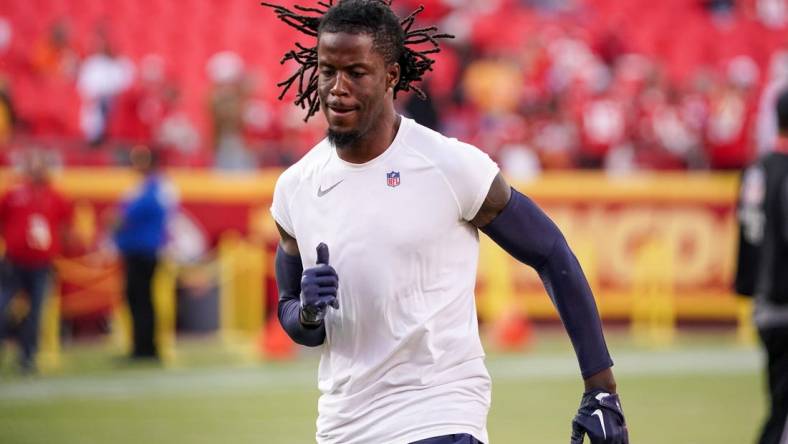 Oct 12, 2023; Kansas City, Missouri, USA; Denver Broncos wide receiver Jerry Jeudy (10) warms up against the Kansas City Chiefs prior to a game at GEHA Field at Arrowhead Stadium. Mandatory Credit: Denny Medley-USA TODAY Sports