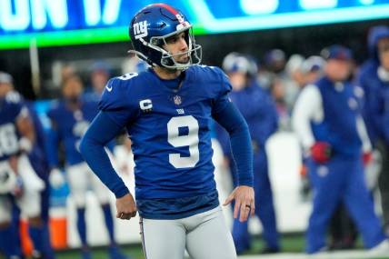 October 29, 2023; East Rutherford, NJ, USA; New York Giants place kicker Graham Gano (9) watches as a late fourth quarter field goal attempt is no good.