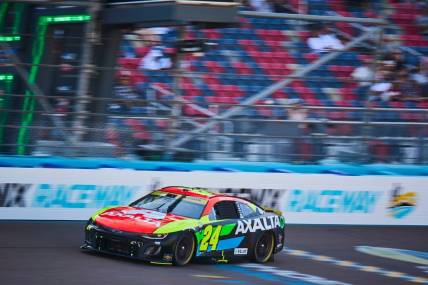 NASCAR Cup Series driver William Byron (24) crosses the line and takes pole position during qualifying on Saturday, Nov. 4, 2023, at Phoenix Raceway in Avondale. Alex Gould/Special to The Republic