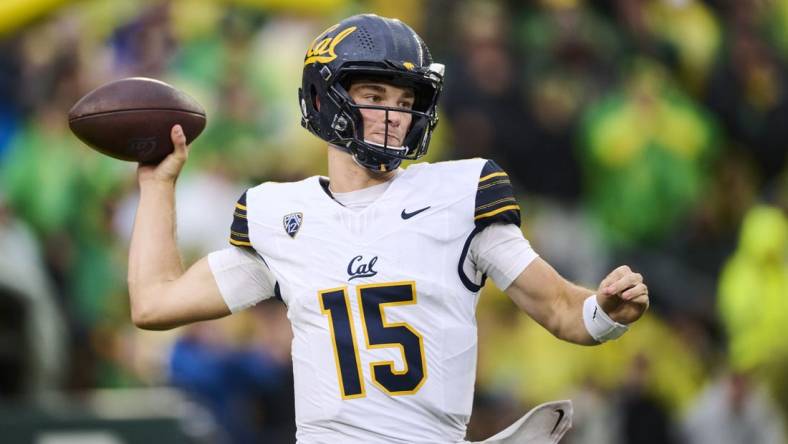 Nov 4, 2023; Eugene, Oregon, USA; California Golden Bears quarterback Fernando Mendoza (15) throws the ball during the second half against the Oregon Ducks at Autzen Stadium. Mandatory Credit: Troy Wayrynen-USA TODAY Sports