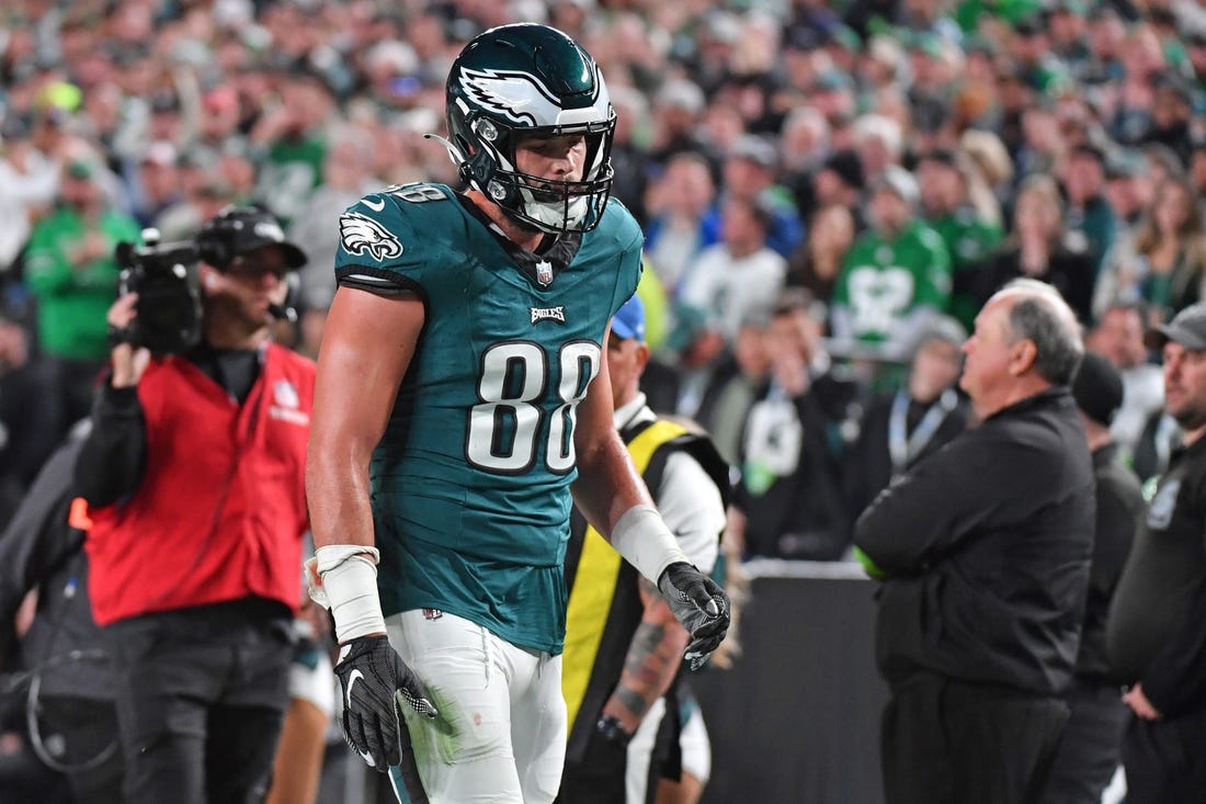 Nov 5, 2023; Philadelphia, Pennsylvania, USA; Philadelphia Eagles tight end Dallas Goedert (88) walks off the field after injuring his forearm against the Dallas Cowboys during the third quarter at Lincoln Financial Field. Mandatory Credit: Eric Hartline-USA TODAY Sports