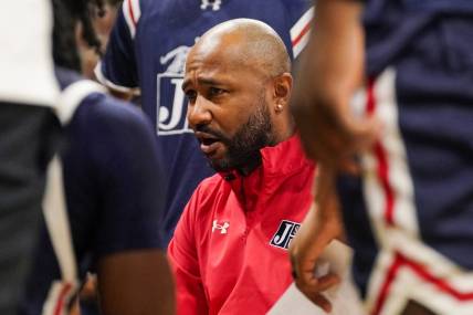 Nov 19, 2023; Columbia, Missouri, USA; Jackson State Tigers head coach Mo Williams talks to players in a time out against the Missouri Tigers during the first half at Mizzou Arena. Mandatory Credit: Denny Medley-USA TODAY Sports