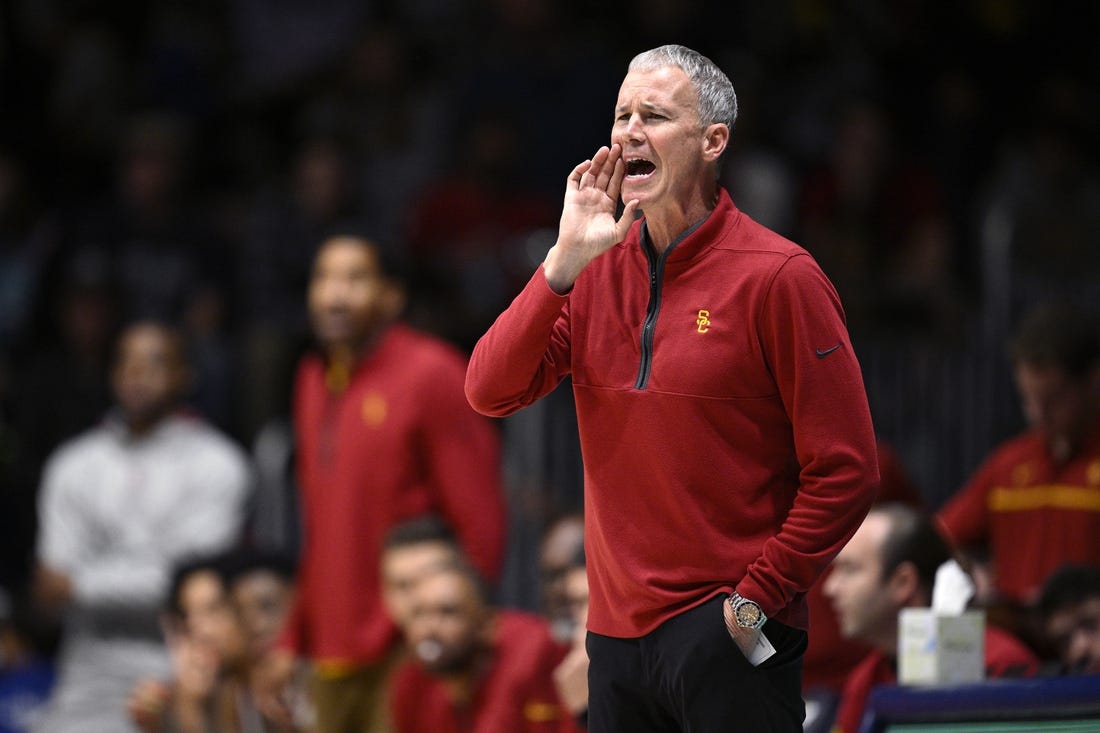Nov 24, 2023; La Jolla, California, USA; USC Trojans head coach Andy Enfield yells out during the second half against the Oklahoma Sooners at LionTree Arena. Mandatory Credit: Orlando Ramirez-USA TODAY Sports