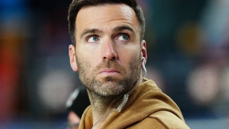 Nov 26, 2023; Denver, Colorado, USA; Cleveland Browns quarterback Joe Flacco (15) on the sidelines during the second half against the Denver Broncos at Empower Field at Mile High. Mandatory Credit: Ron Chenoy-USA TODAY Sports