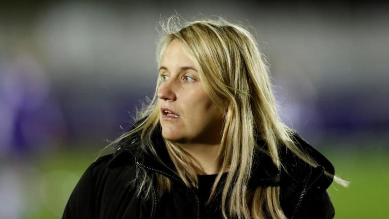 Soccer Football - Women's Champions League - Chelsea vs Rosengard - Kingsmeadow, London, Britain - November 8, 2017 Chelsea manager Emma Hayes Action Images/Peter Cziborra