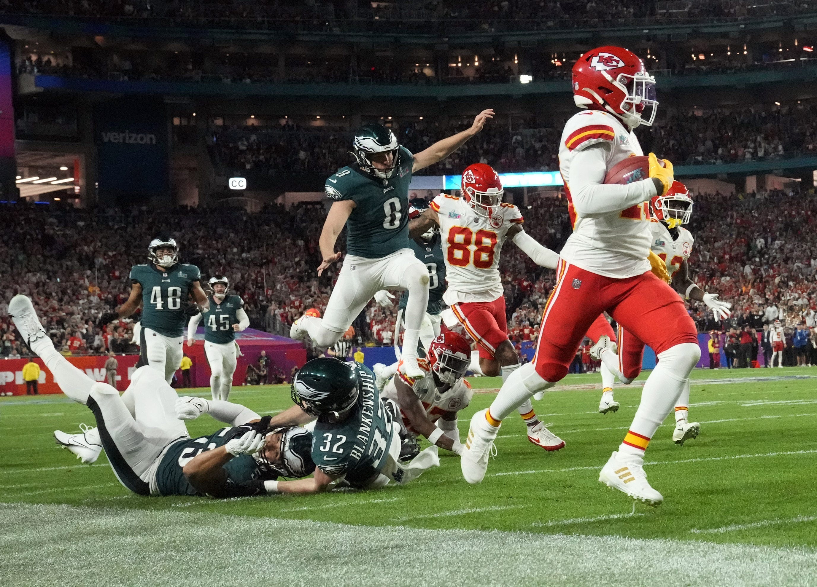 Philadelphia Eagles beat Kansas City Chiefs Top highlights from