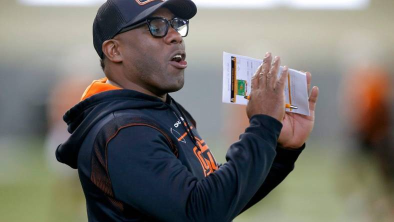 Former Vanderbilt coach and OSU defensive coordinator Derek Mason is the new head coach at Middle Tennessee.