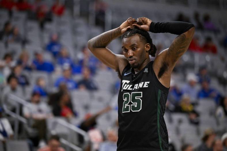 Mar 11, 2023; Fort Worth, TX, USA; Tulane Green Wave guard Jaylen Forbes (25) waits for play to resume against the Memphis Tigers during the second half at Dickies Arena. Mandatory Credit: Jerome Miron-USA TODAY Sports