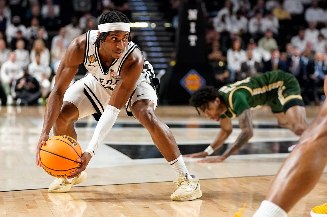 Vanderbilt guard Ezra Manjon (5) looks to pass against  UAB during the first half of an NIT quarterfinal game at Memorial Gym in Nashville, Tenn., Wednesday, March 22, 2023.

Vandynit 032223 An 007