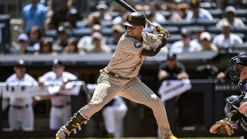 San Diego Padres left fielder Juan Soto (22) at bat against the New York Yankees at Yankee Stadium. Mandatory Credit: John Jones-USA TODAY Sports