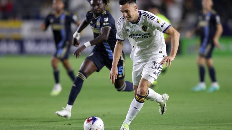 Jul 8, 2023; Carson, California, USA; Los Angeles Galaxy forward Preston Judd (31) dribbles during the second half against the Philadelphia Union at Dignity Health Sports Park. Mandatory Credit: Jason Parkhurst-USA TODAY Sports