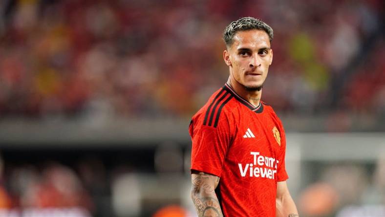 Jul 30, 2023; Las Vegas, Nevada, USA;  Manchester United forward Antony (21) competes during the second half against Borussia Dortmund at Allegiant Stadium. Mandatory Credit: Lucas Peltier-USA TODAY Sports