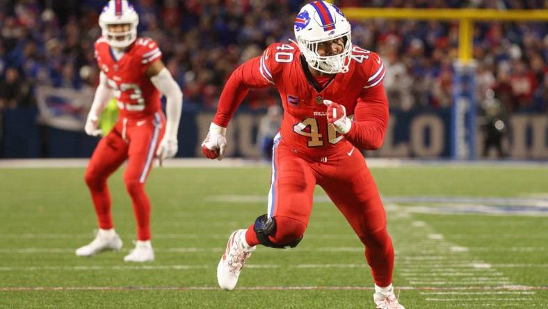 Bills linebacker Von Miller (40) gets off the line against the Giants at Highmark Stadium in Orchard Park, N.Y., on Oct. 15.