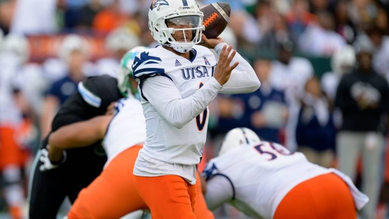 Nov 24, 2023; New Orleans, Louisiana, USA; UTSA Roadrunners quarterback Frank Harris (0) throws a pass during the first half against the Tulane Green Wave at Yulman Stadium. Mandatory Credit: Matthew Hinton-USA TODAY Sports