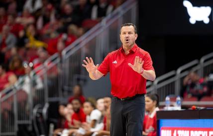 Louisville head coach Jeff Walz coached his team as the Louisville Cardinals took on the Bucknell Bison at the Yum Center in Louisville, Ky. on Sunday afternoon. The Cardinals defeated the Bison, 77-44. Nov. 19, 2023.
