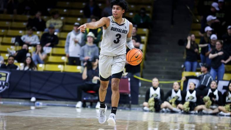 Nov 26, 2023; Boulder, Colorado, USA; Colorado Buffaloes guard Julian Hammond III (3) gestures to the offense during the second half of the game against the Iona Gaels at CU Events Center. Mandatory Credit: Chet Strange-USA TODAY Sports