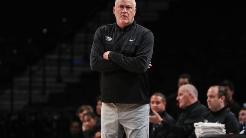 Nov 22, 2023; Brooklyn, NY, USA;  Oregon State Beavers head coach Wayne Tinkle at Barclay Center. Mandatory Credit: Wendell Cruz-USA TODAY Sports