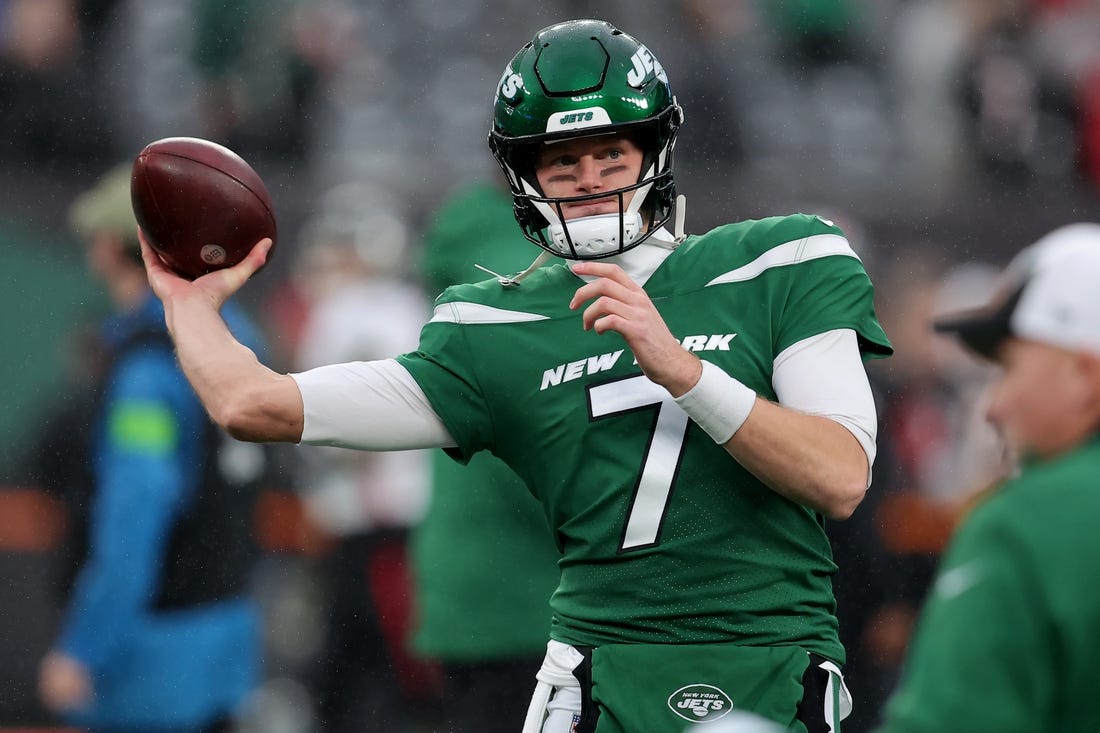 Dec 3, 2023; East Rutherford, New Jersey, USA; New York Jets quarterback Tim Boyle (7) warms up before a game against Atlanta Falcons at MetLife Stadium. Mandatory Credit: Brad Penner-USA TODAY Sports