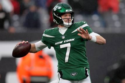 Dec 3, 2023; East Rutherford, New Jersey, USA; New York Jets quarterback Tim Boyle (7) drops back to pass against the Atlanta Falcons during the third quarter at MetLife Stadium. Mandatory Credit: Brad Penner-USA TODAY Sports