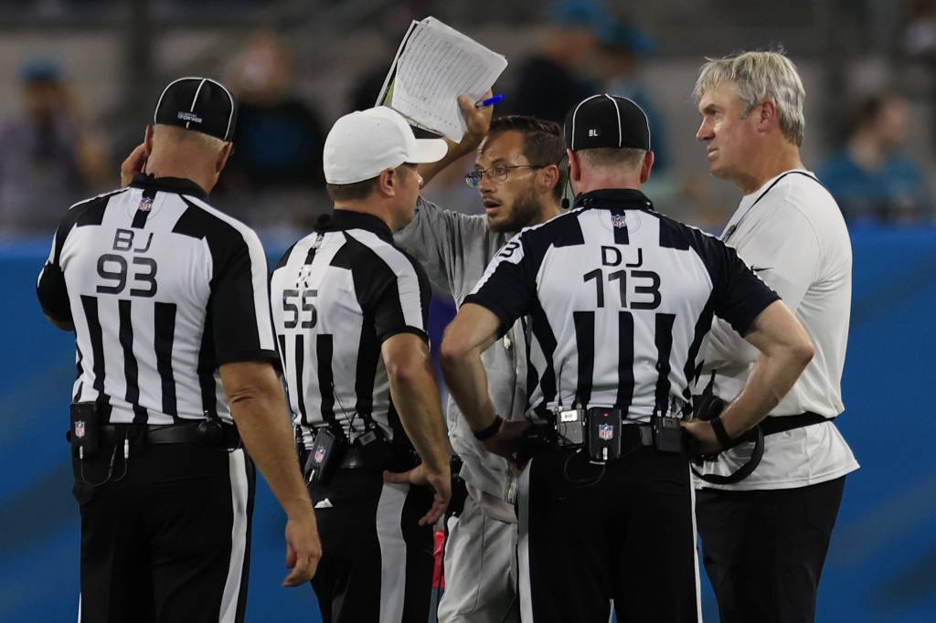 NFL officiating crews