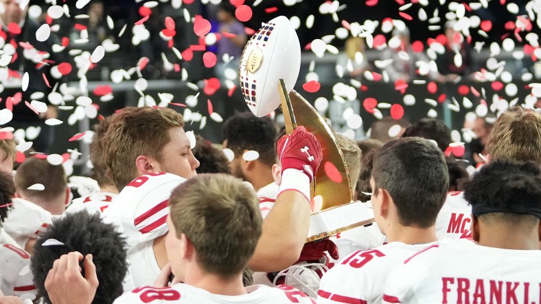 College football bowl picks: Las Vegas Bowl trophy