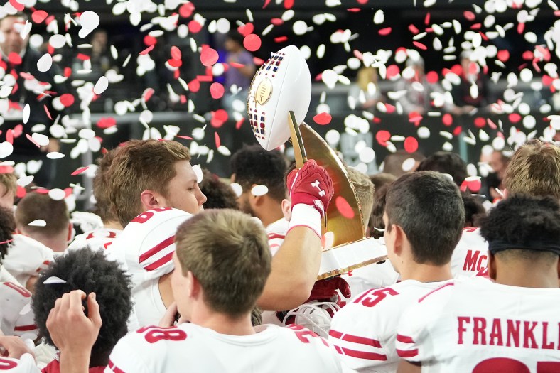 College football bowl picks: Las Vegas Bowl trophy