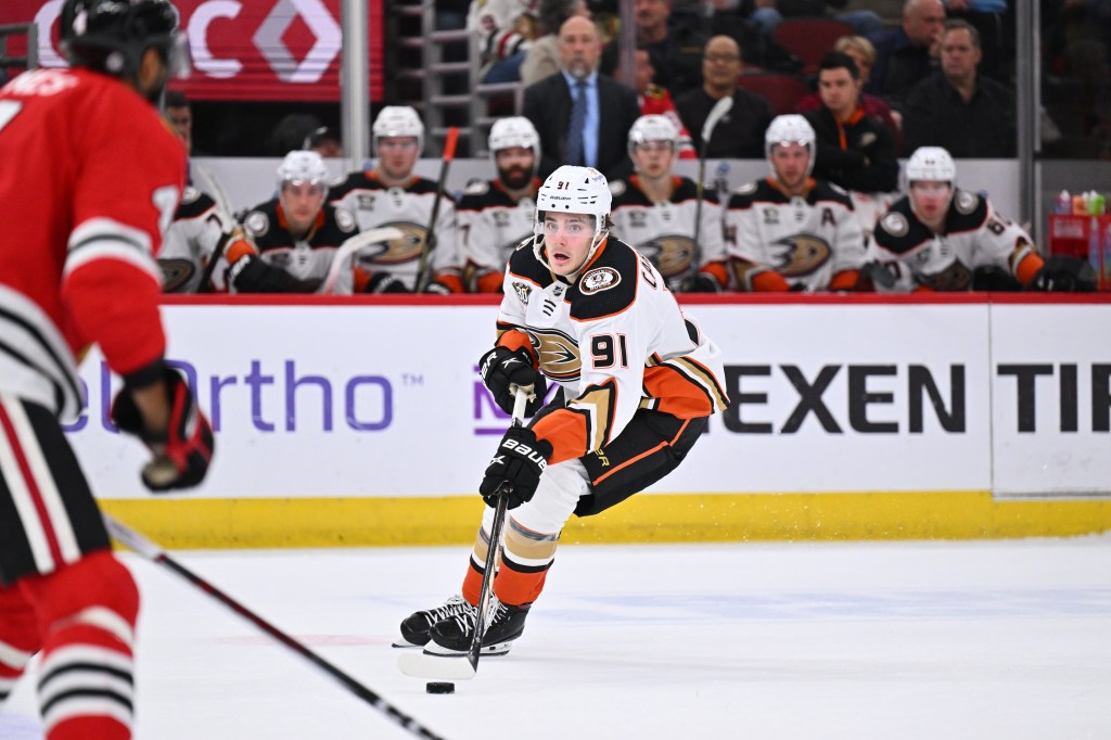 https://sportsnaut.com/wp-content/uploads/2023/12/anaheim-ducks-22059106.jpg?w=1024